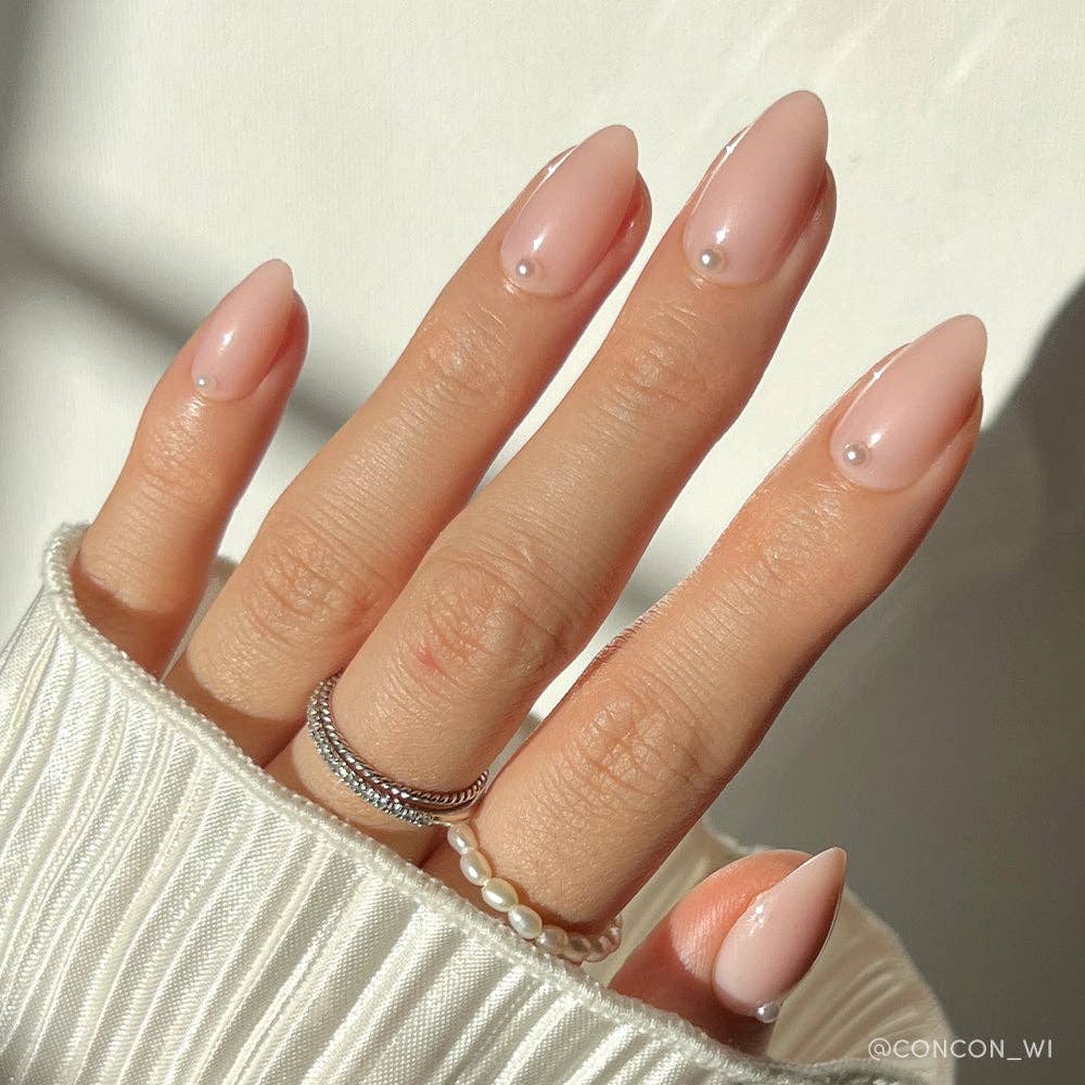 Glamnetic Wifey Press-On Nails | Nude Pearl | Short Almond