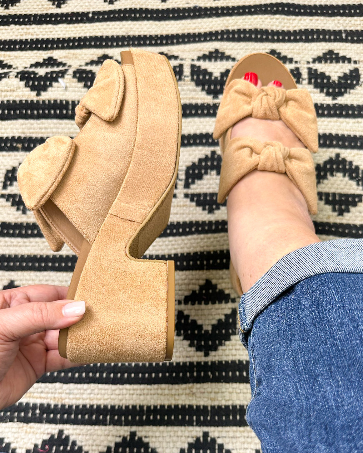 Put a Bow On It Wedge - Camel