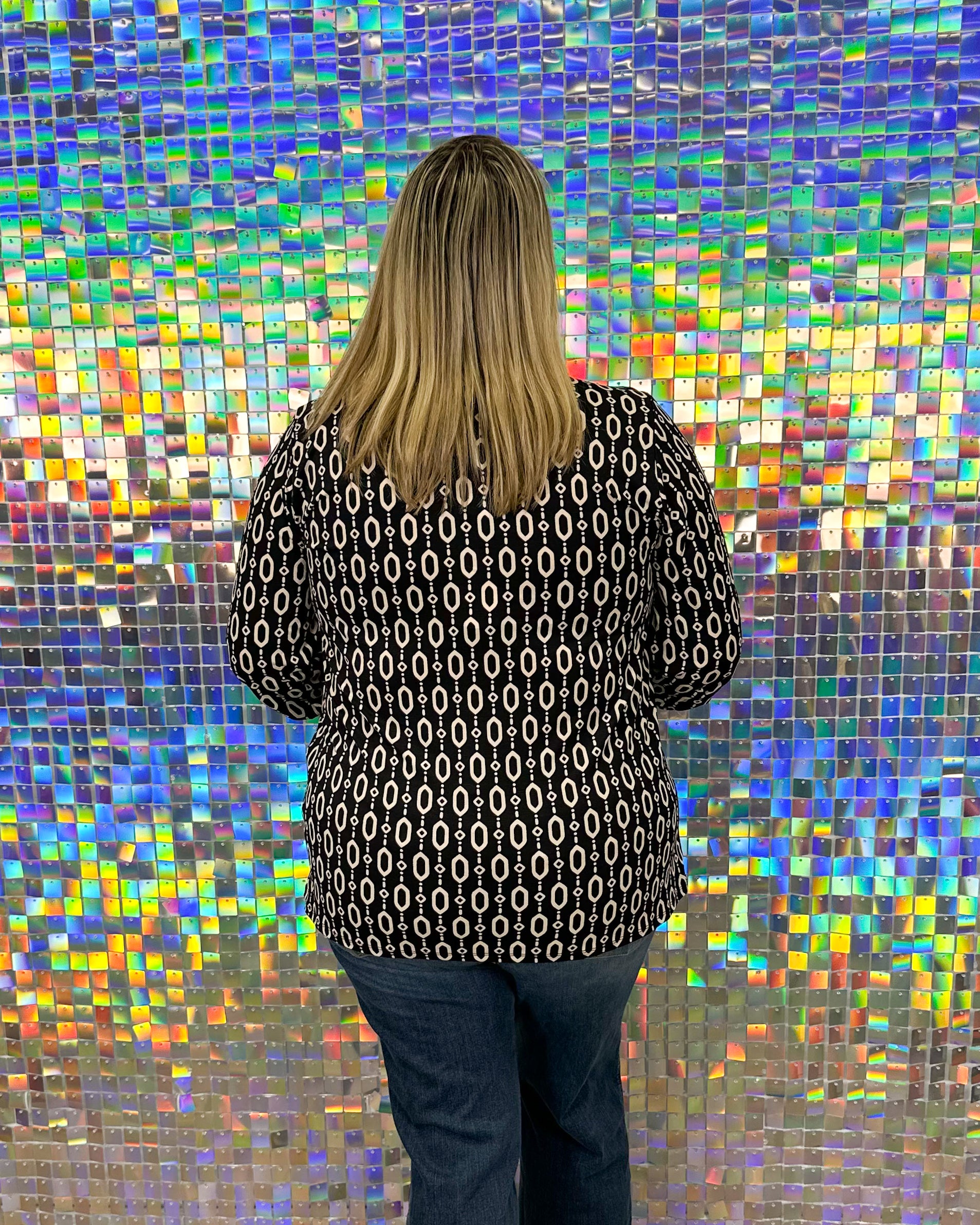 Lizzy Luxe Top - Black Geo