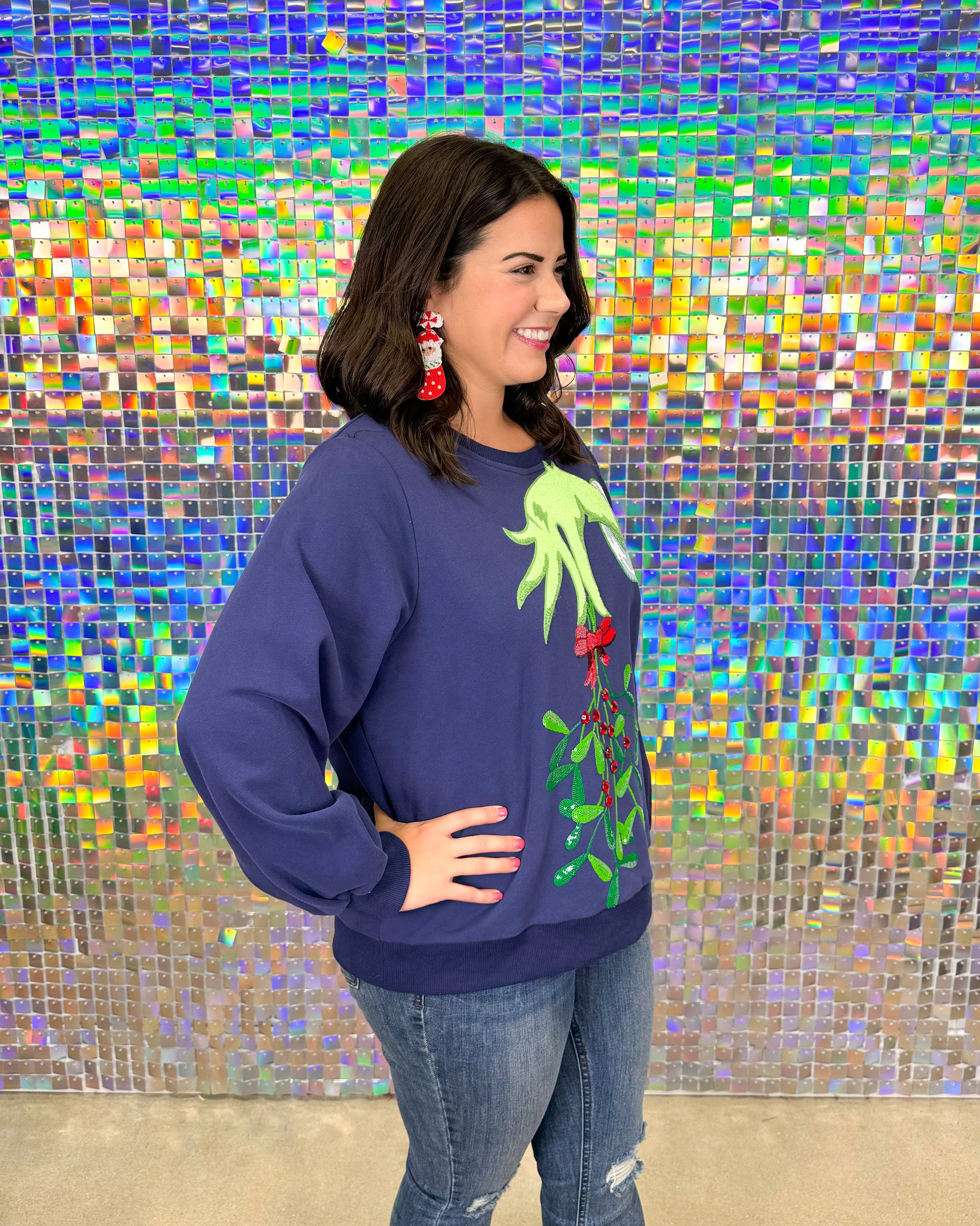 Queen of Sparkles Grinch Mistletoe Hand Sweatshirt - Navy