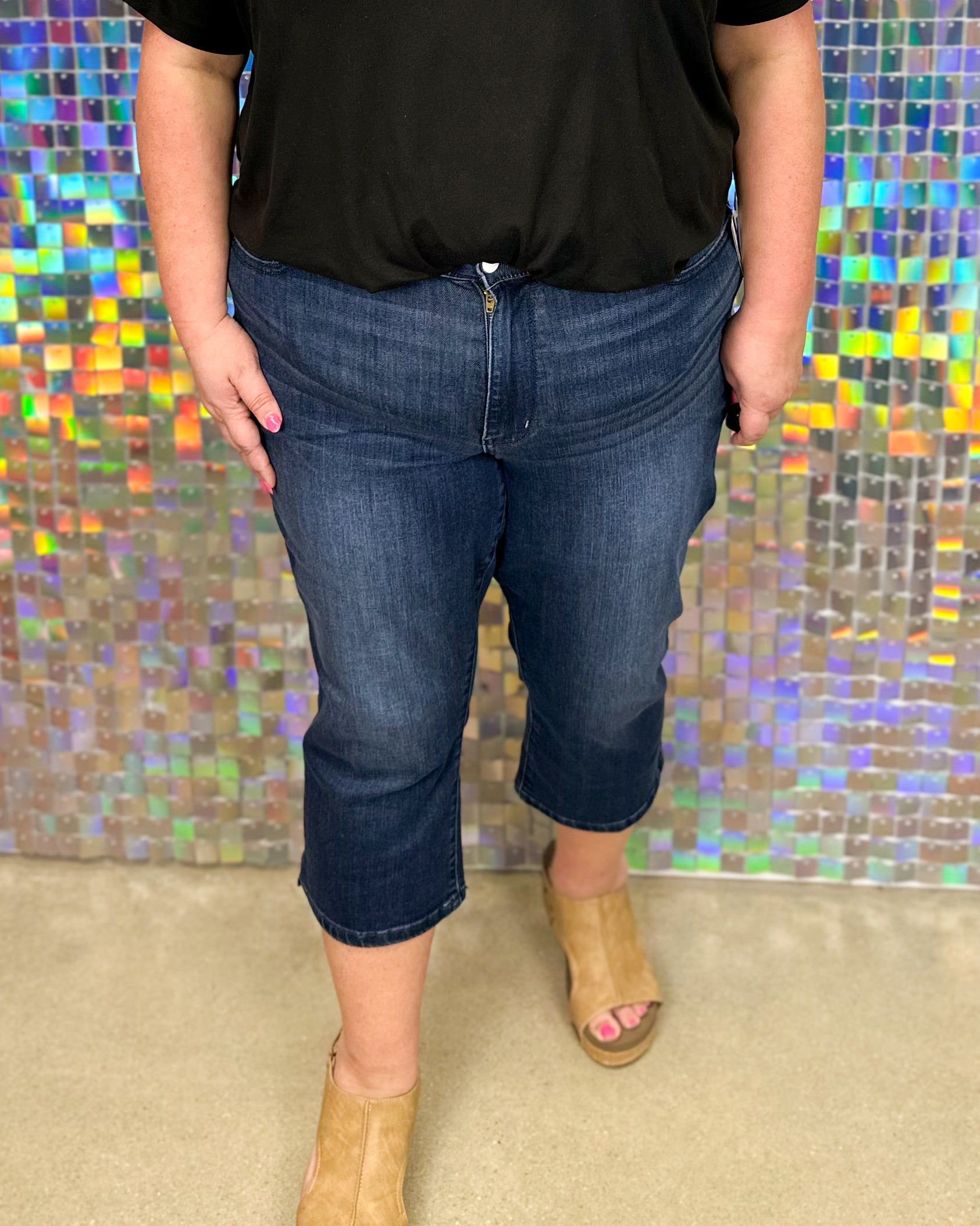 Judy Blue Gina Mid-Rise Side Slit Capri - Dark Wash