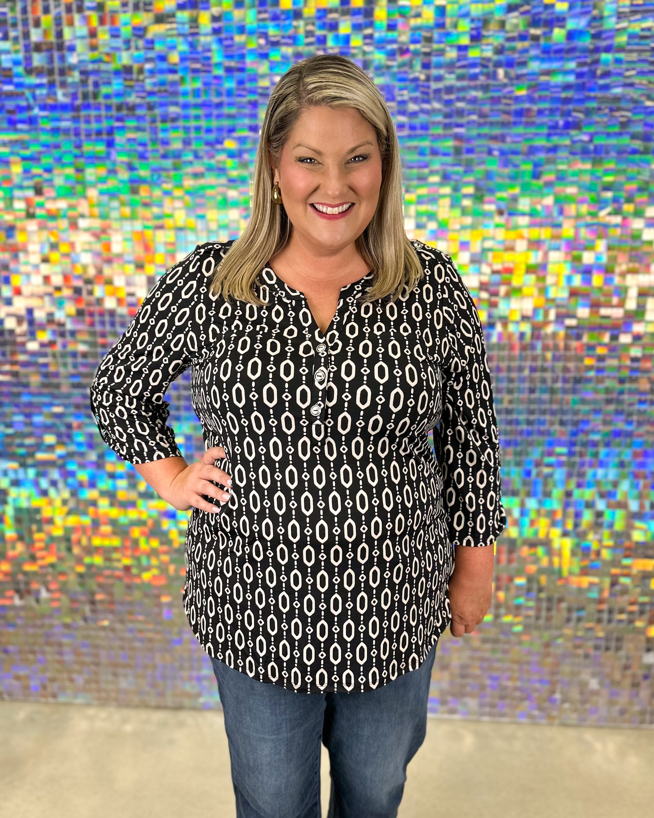 Lizzy Luxe Top - Black Geo