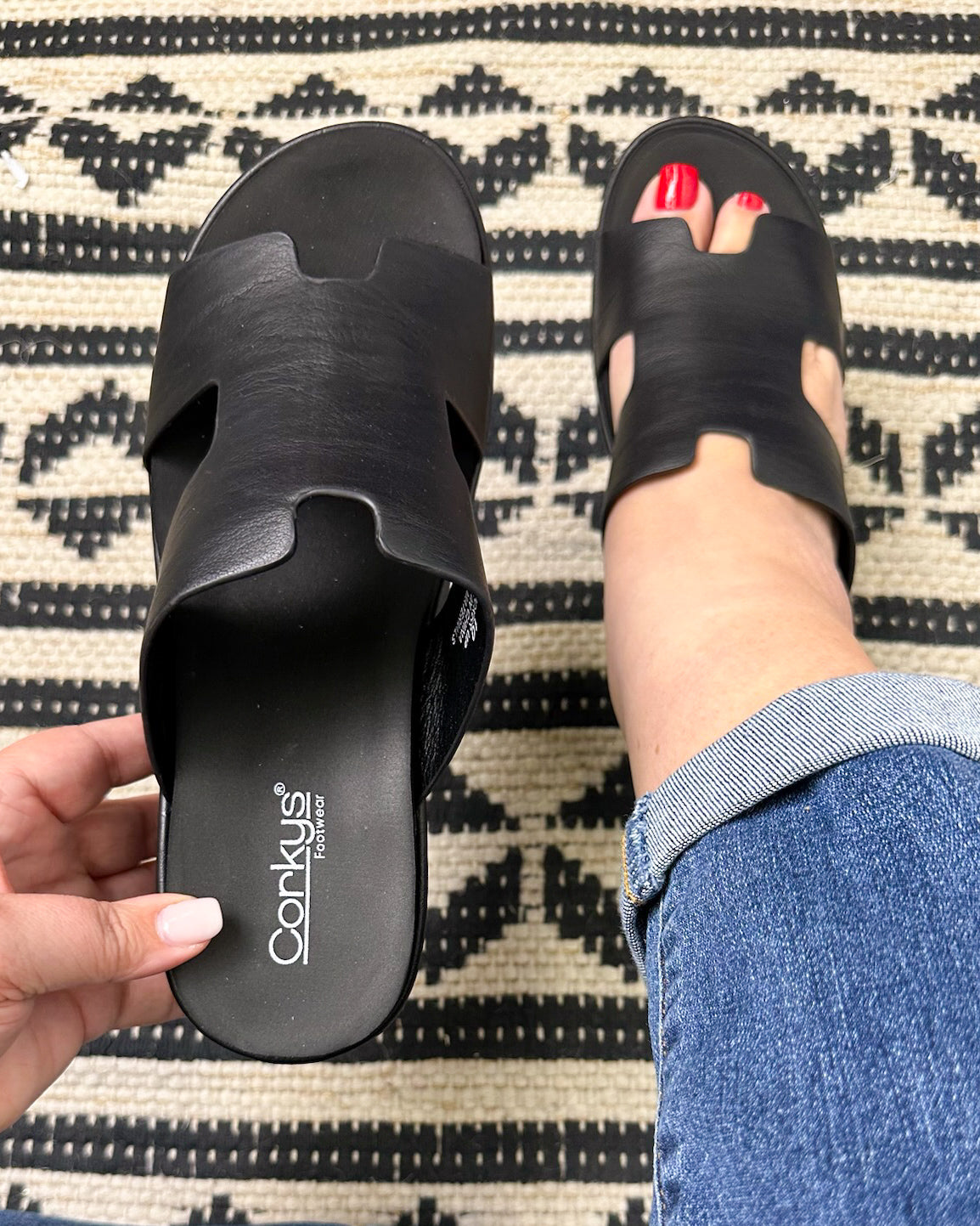 Pucker Up Wedge - Black Smooth 2