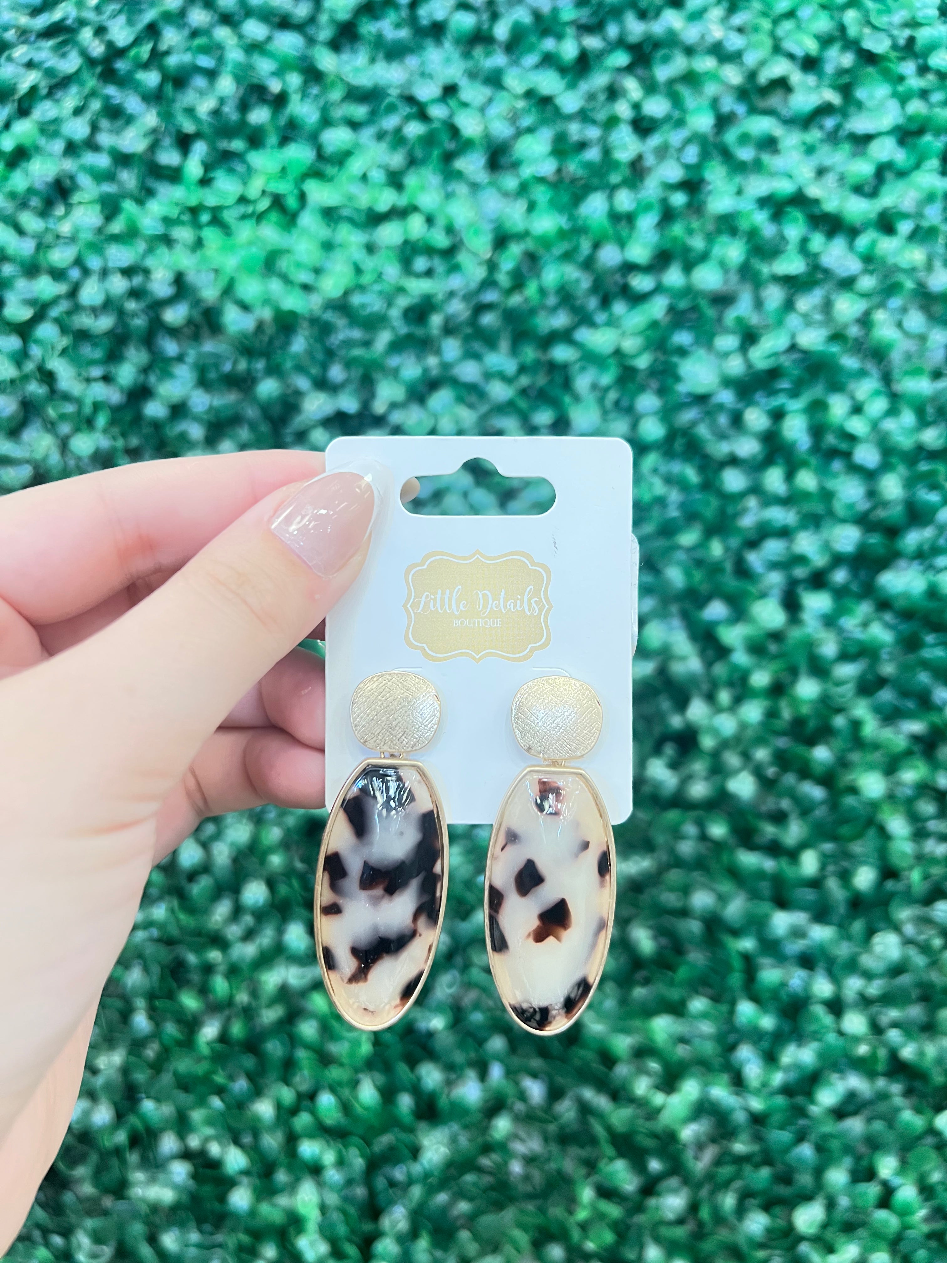 Blonde Tortoise Gold Drop Earrings