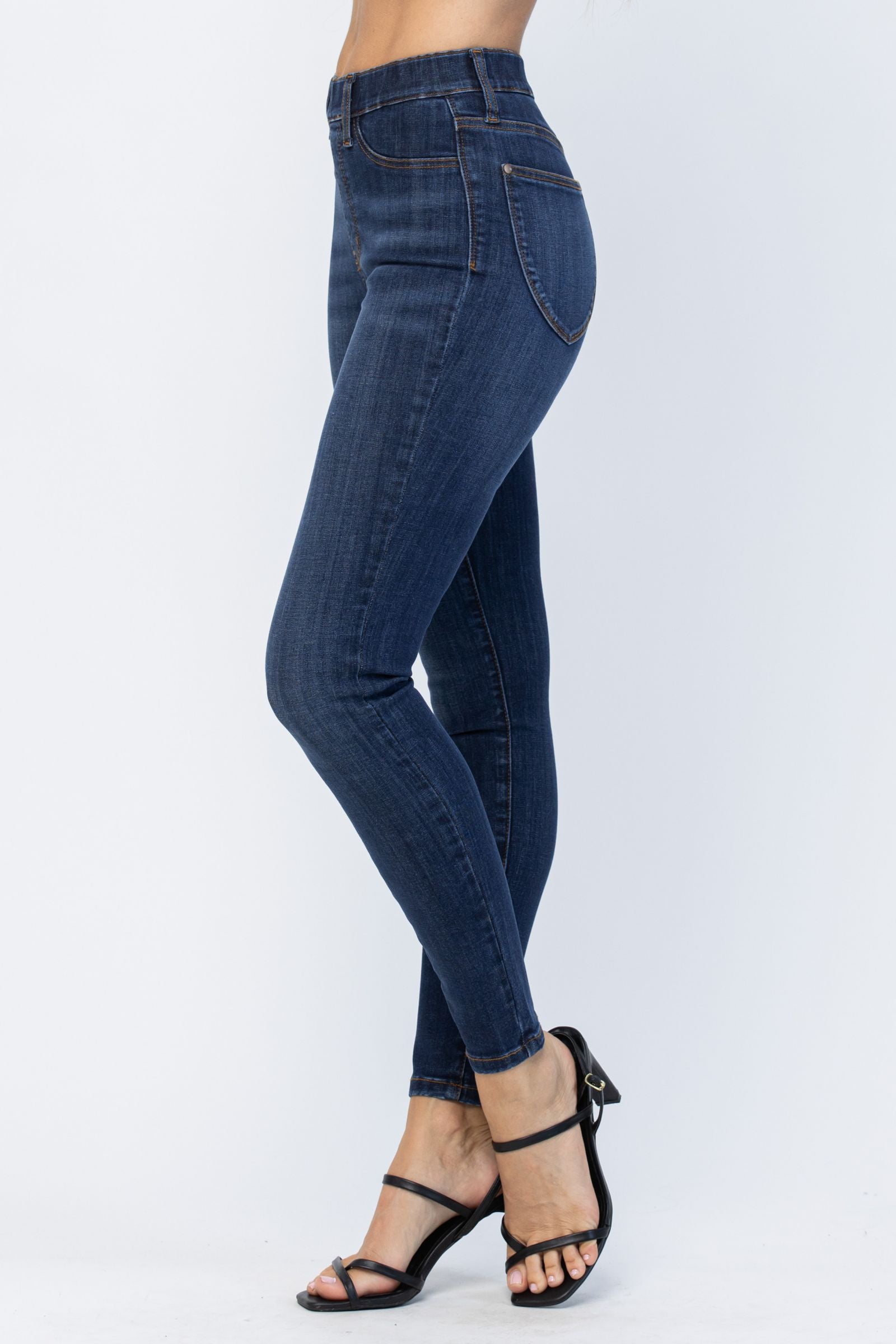 Judy Blue Emilee Skinny Jeans - Medium Wash, skinny, pull on, non distressed, curvy
