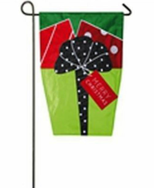 Evergreen Garden Flags - Christmas Presents 